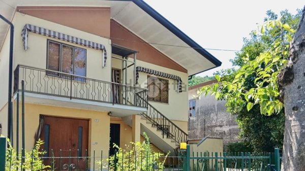 casa indipendente in vendita a Rovolon in zona Carbonara