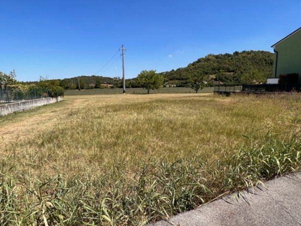 terreno edificabile in vendita a Rovolon in zona Bastia