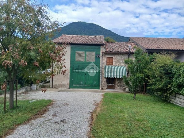 quadrivano in vendita a Rovolon in zona Carbonara