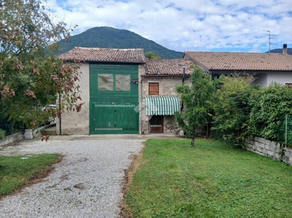 casa indipendente in vendita a Rovolon in zona Carbonara