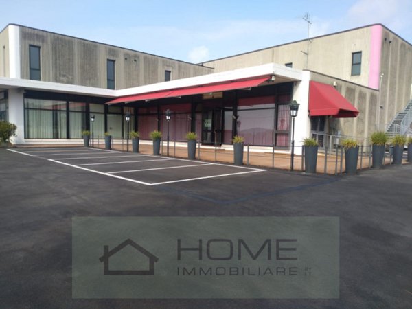 negozio in vendita a Rovolon in zona Bastia