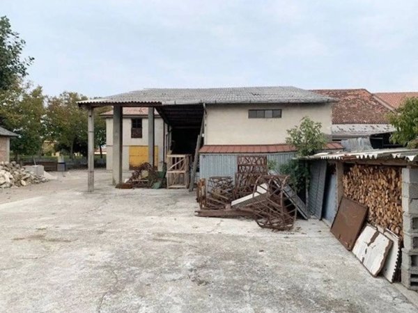 locale commerciale in vendita a Rovolon in zona Bastia