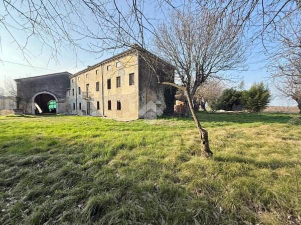 casa indipendente in vendita a Rovolon in zona Bastia