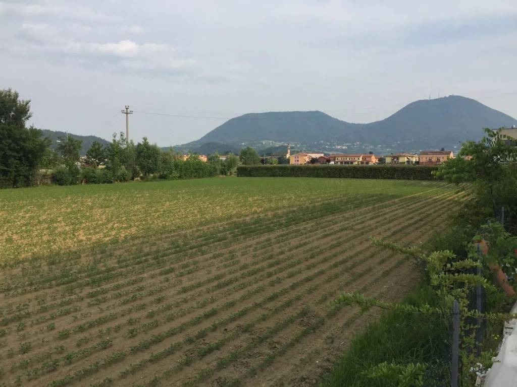 terreno edificabile in vendita a Rovolon in zona Bastia