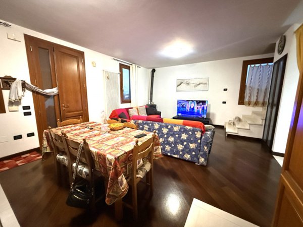 casa indipendente in vendita a Rovolon in zona Carbonara