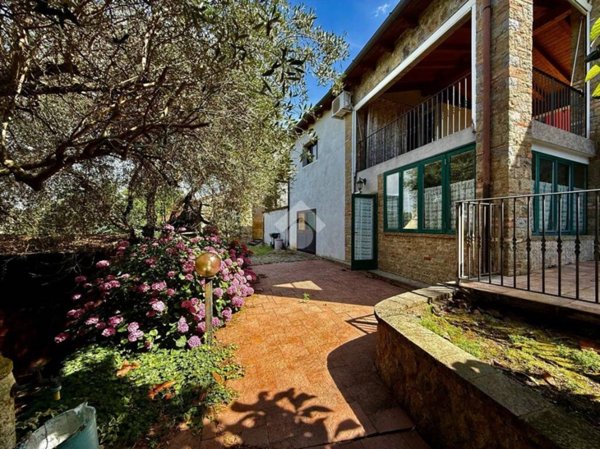 casa indipendente in vendita a Rovolon in zona Bastia