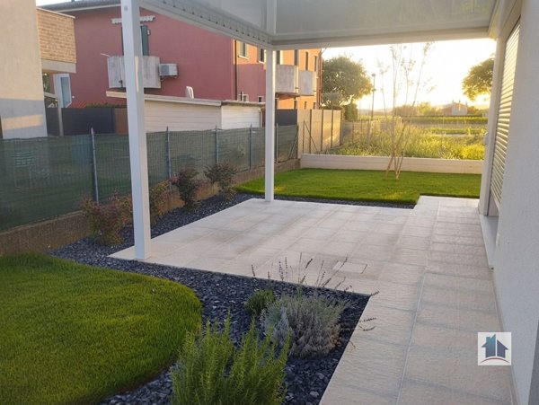 casa indipendente in vendita a Rovolon in zona Bastia