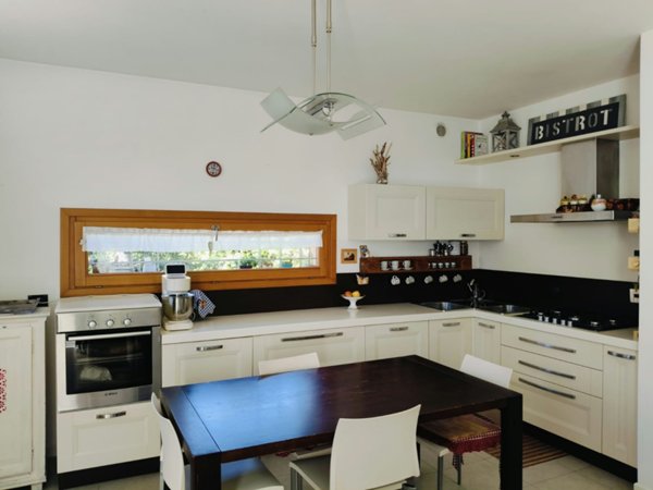 casa indipendente in vendita a Rovolon in zona Bastia