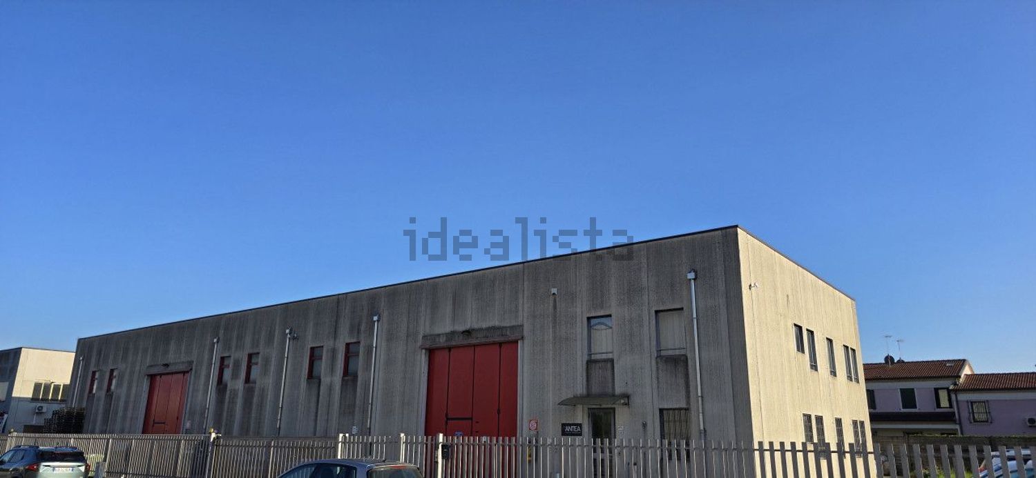 locale di sgombero in vendita a Rubano