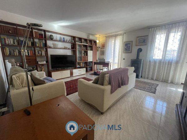 casa indipendente in vendita a Rubano in zona Villaguattera