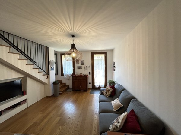 casa indipendente in vendita a Rubano in zona Villaguattera