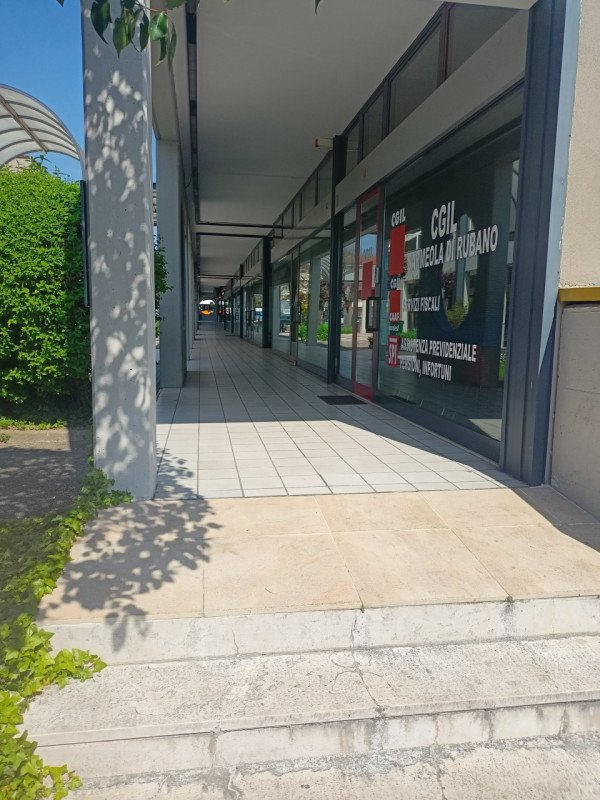 negozio in vendita a Rubano in zona Sarmeola