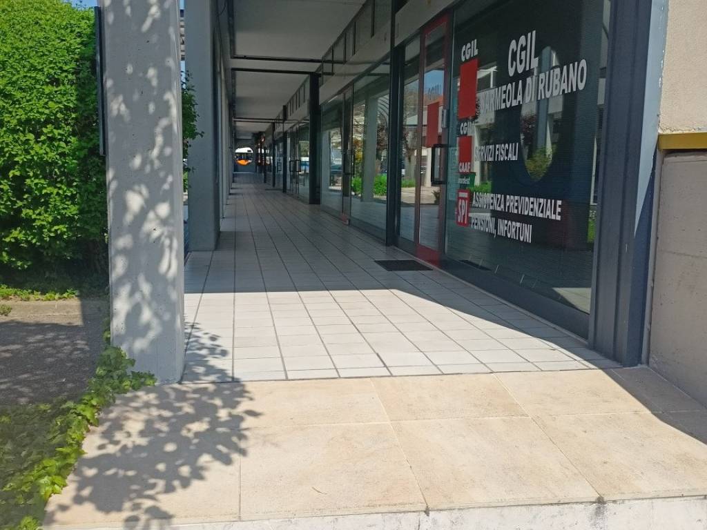 negozio in vendita a Rubano in zona Sarmeola