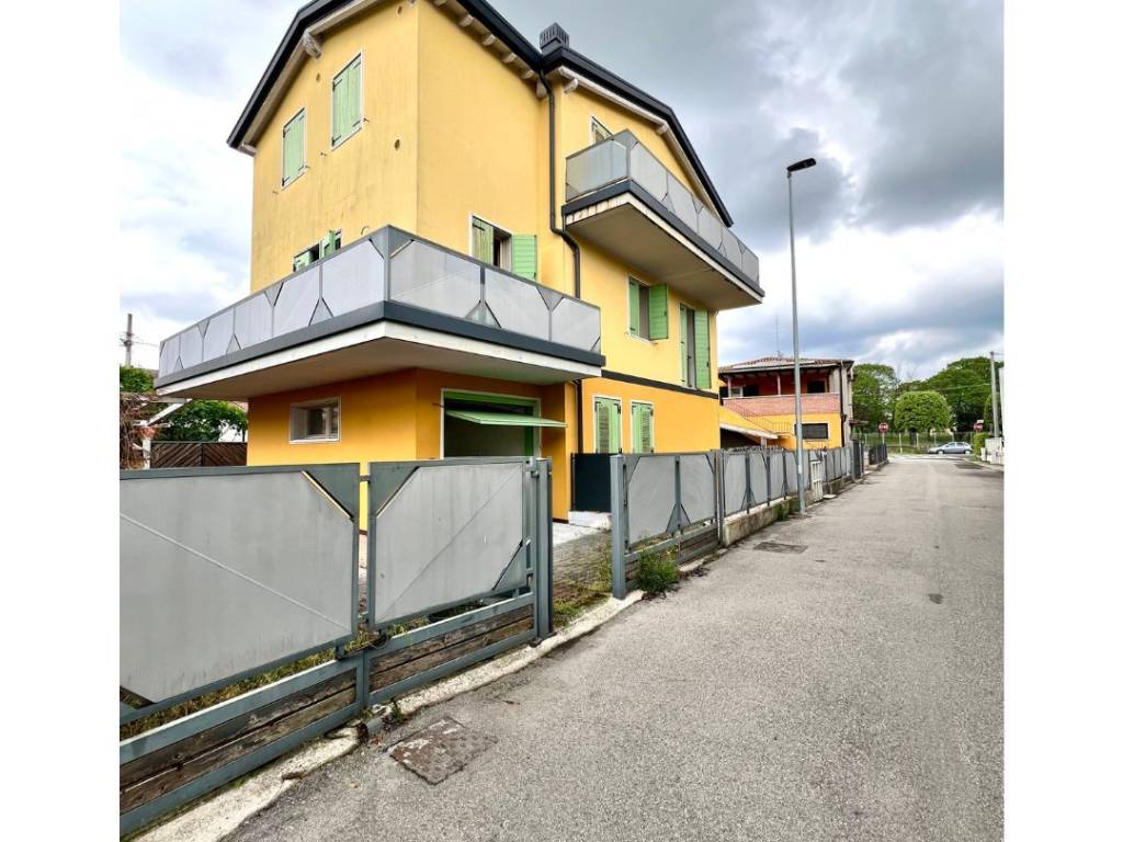 appartamento in vendita a Rubano in zona Sarmeola