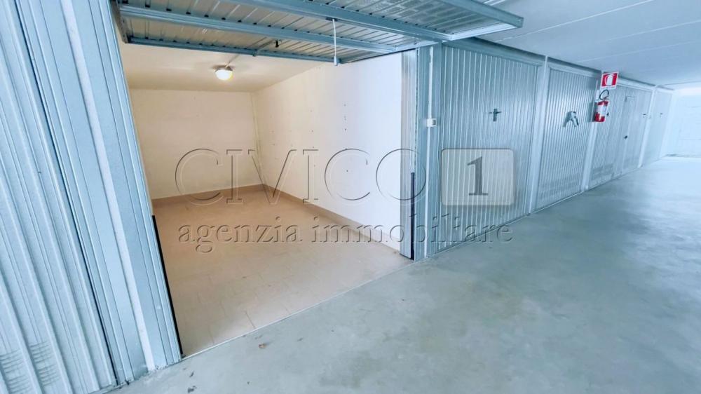 locale di sgombero in vendita a Rubano in zona Sarmeola