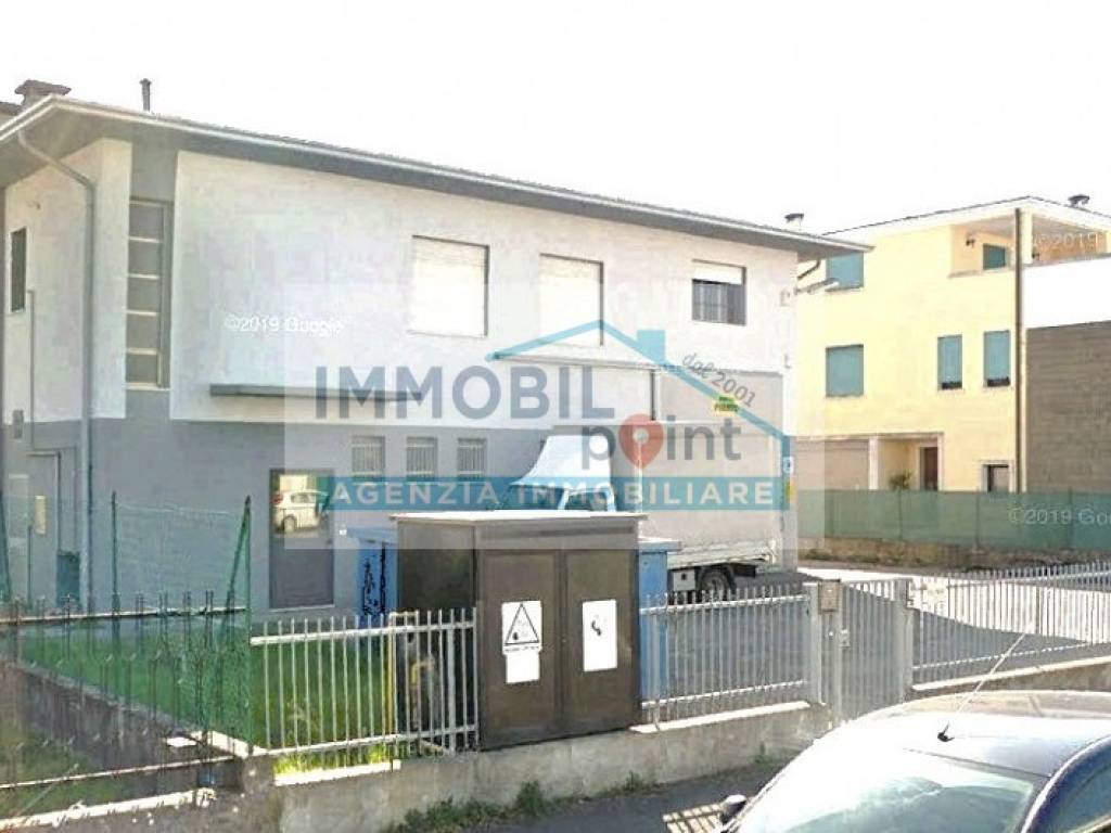 locale commerciale in vendita a Rubano