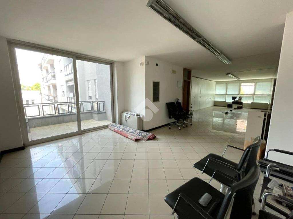 ufficio in vendita a Rubano in zona Sarmeola