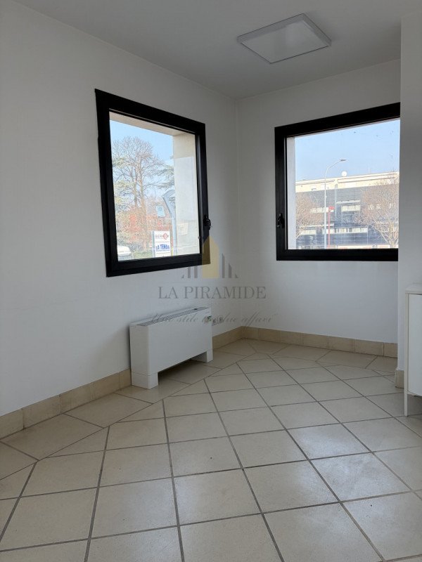 ufficio in vendita a Rubano in zona Sarmeola