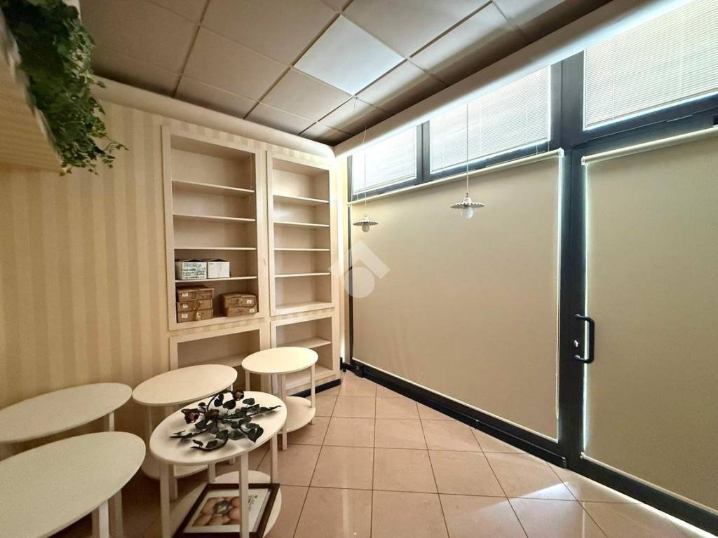 negozio in vendita a Rubano in zona Sarmeola