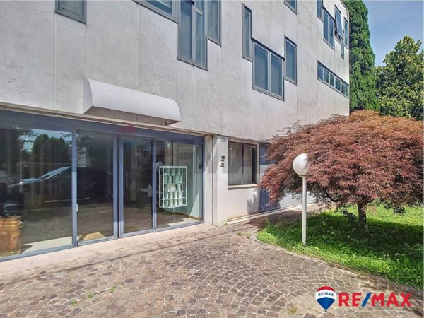 locale commerciale in vendita a Rubano