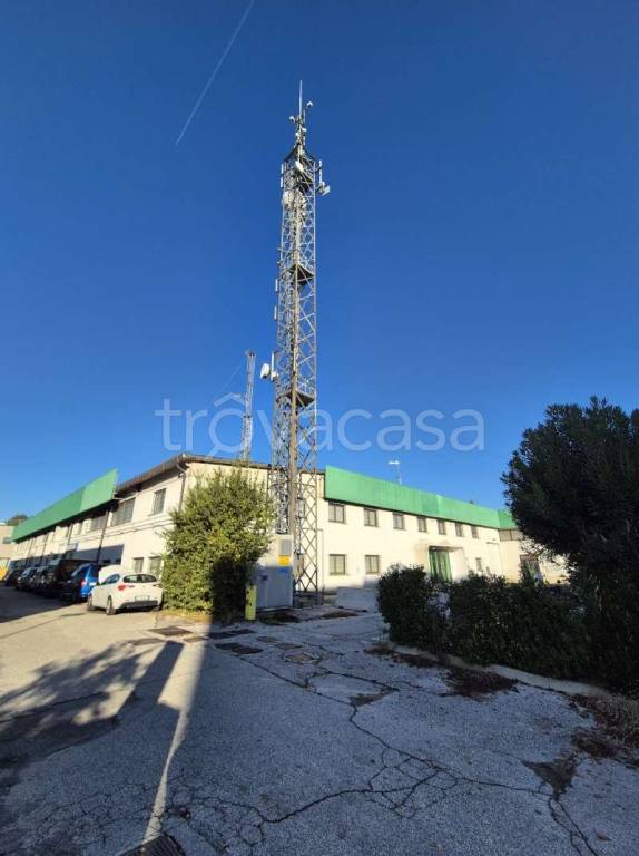 locale commerciale in vendita a Rubano