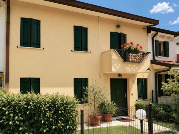 casa indipendente in vendita a Rubano in zona Sarmeola