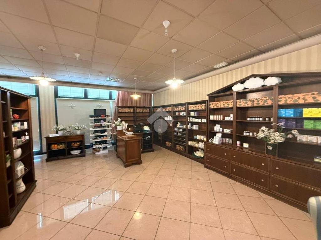 negozio in vendita a Rubano in zona Sarmeola