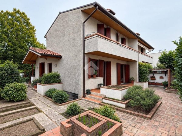 casa indipendente in vendita a Rubano in zona Villaguattera