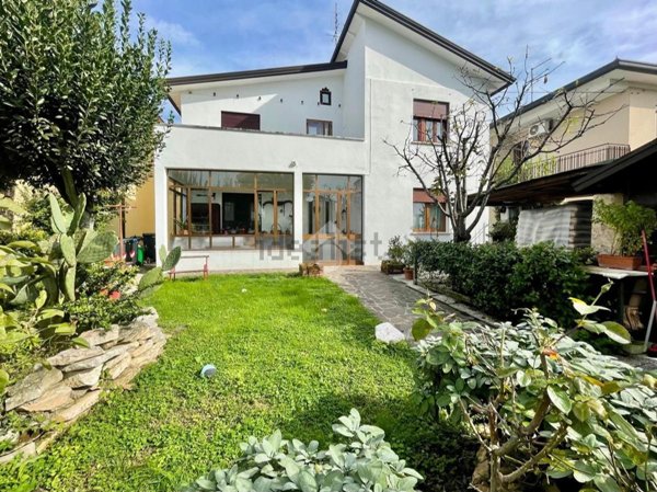 casa indipendente in vendita a Saccolongo