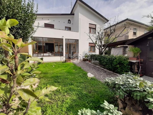 casa indipendente in vendita a Saccolongo