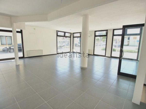 negozio in vendita a Saccolongo in zona Creòla