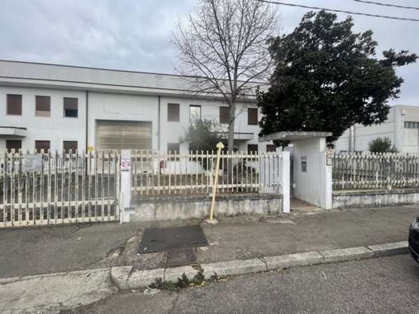 capannone in vendita a Saccolongo