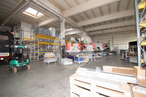 capannone in vendita a San Giorgio delle Pertiche in zona Arsego