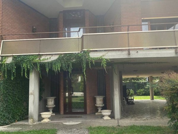 casa indipendente in vendita a San Giorgio delle Pertiche in zona Cavino