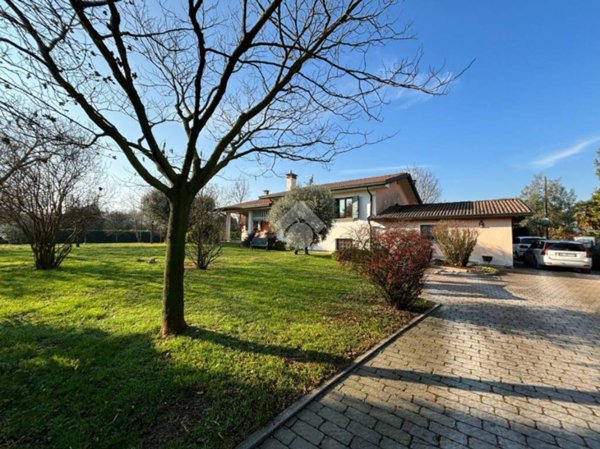 casa indipendente in vendita a San Giorgio delle Pertiche in zona Arsego