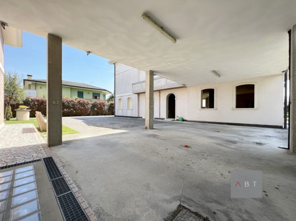 casa indipendente in vendita a San Giorgio delle Pertiche in zona Cavino