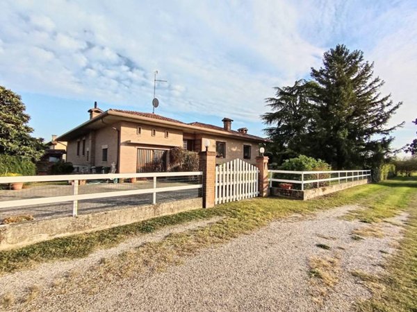 casa indipendente in vendita a San Giorgio delle Pertiche in zona Cavino