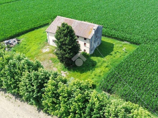 casa indipendente in vendita a San Giorgio in Bosco in zona Lobia