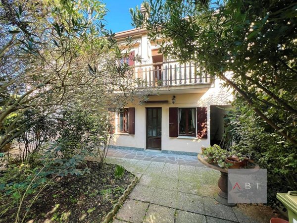 casa indipendente in vendita a San Giorgio in Bosco in zona Lobia