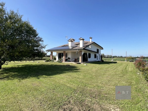 casa indipendente in vendita a San Giorgio in Bosco in zona Paviola