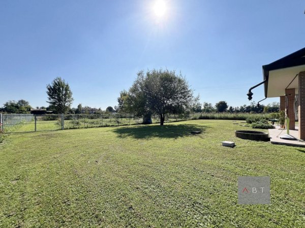 casa indipendente in vendita a San Giorgio in Bosco in zona Paviola
