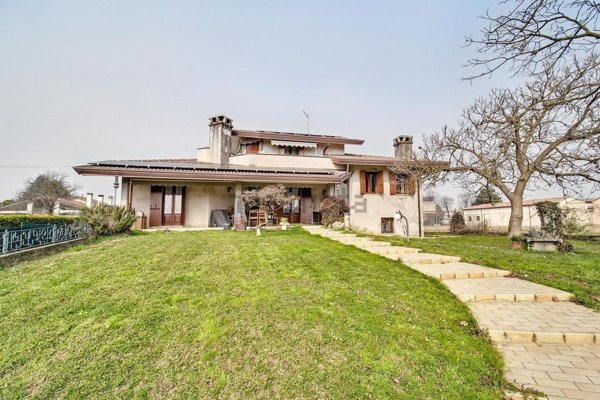 casa indipendente in vendita a San Giorgio in Bosco in zona Paviola