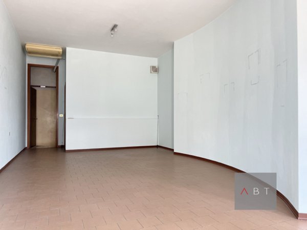 negozio in vendita a San Giorgio in Bosco in zona Paviola