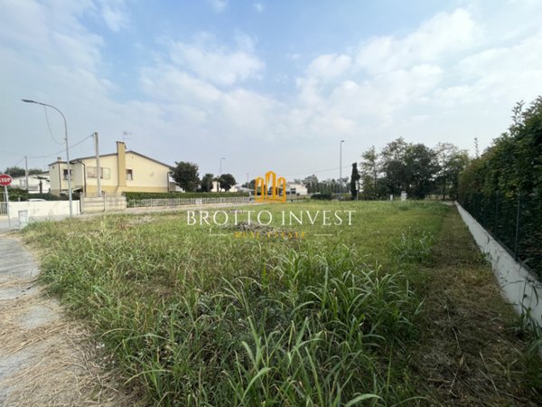 terreno edificabile in vendita a San Martino di Lupari in zona Campagnalta