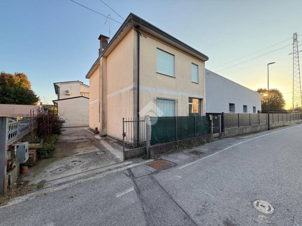 casa indipendente in vendita a San Martino di Lupari