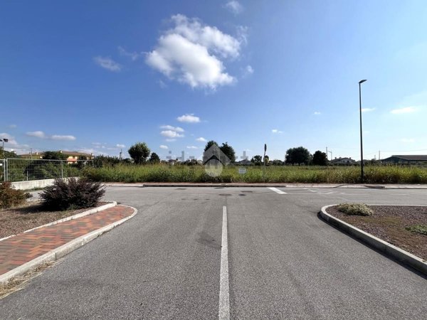 terreno edificabile in vendita a San Martino di Lupari