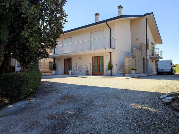casa indipendente in vendita a San Martino di Lupari in zona Monastiero