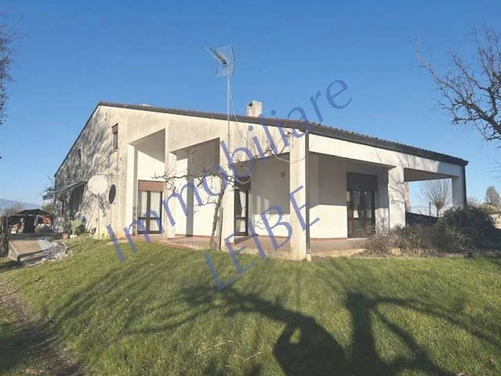 casa indipendente in vendita a San Martino di Lupari in zona Monastiero