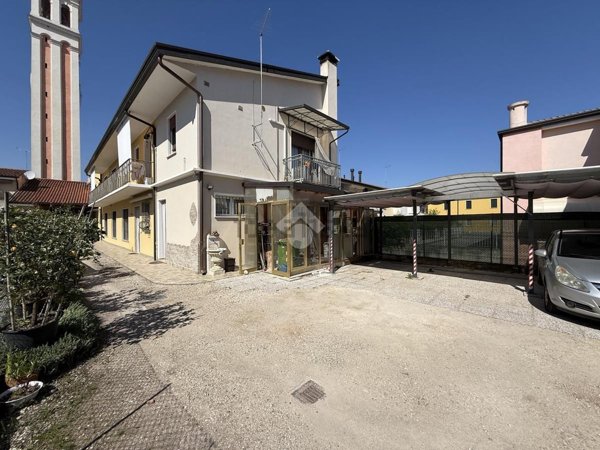 casa indipendente in vendita a San Martino di Lupari in zona Lovari