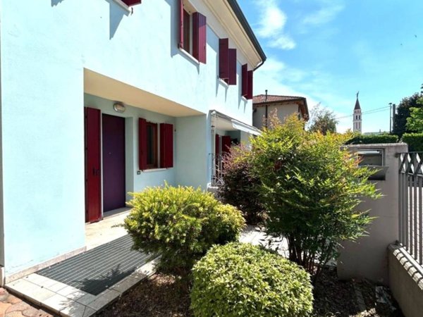 casa indipendente in vendita a San Martino di Lupari in zona Lovari